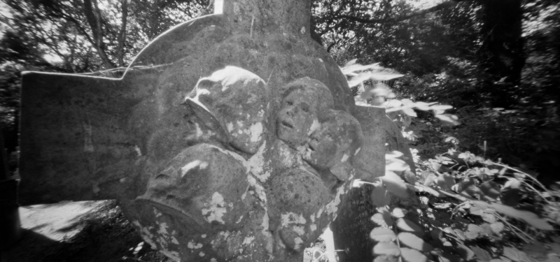 St Peters in the Forest, Ondu Pinhole