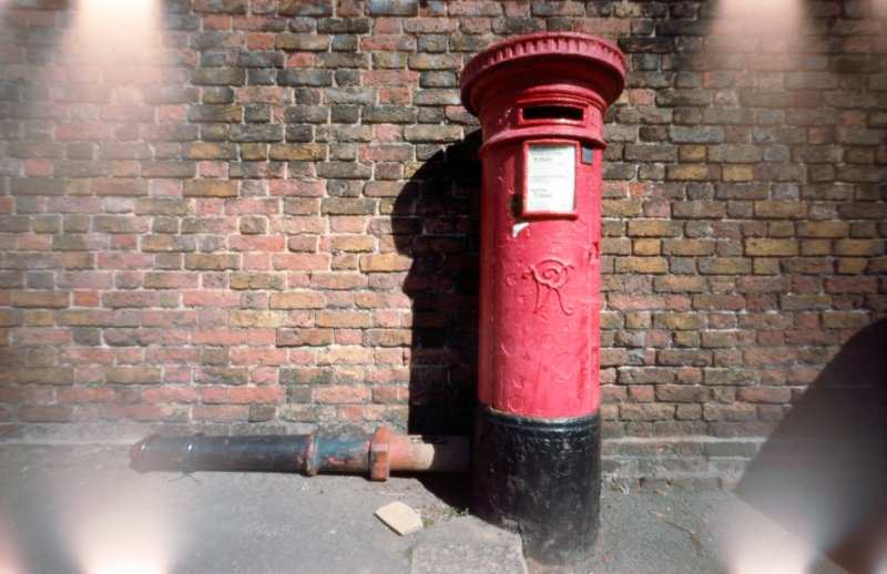 Postbox, Ondu pinhole