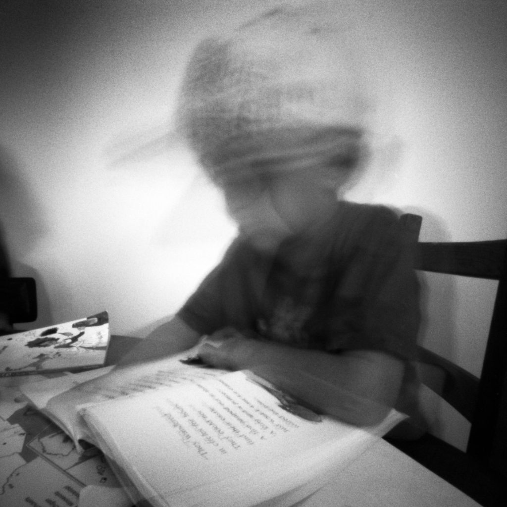 Reading Ondu Multiformat Pinhole 6x6, Ilford PanF+ EI800